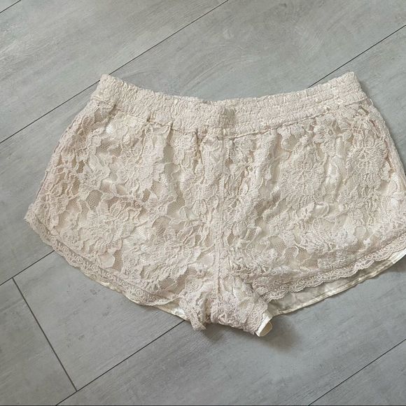 Boho lace with silk liner shorts cream size L VGUC - Picture 3 of 6